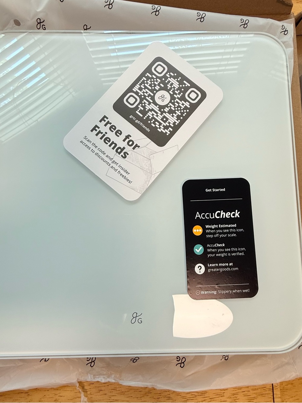 AccuCheck Glass Bathroom Scale in White